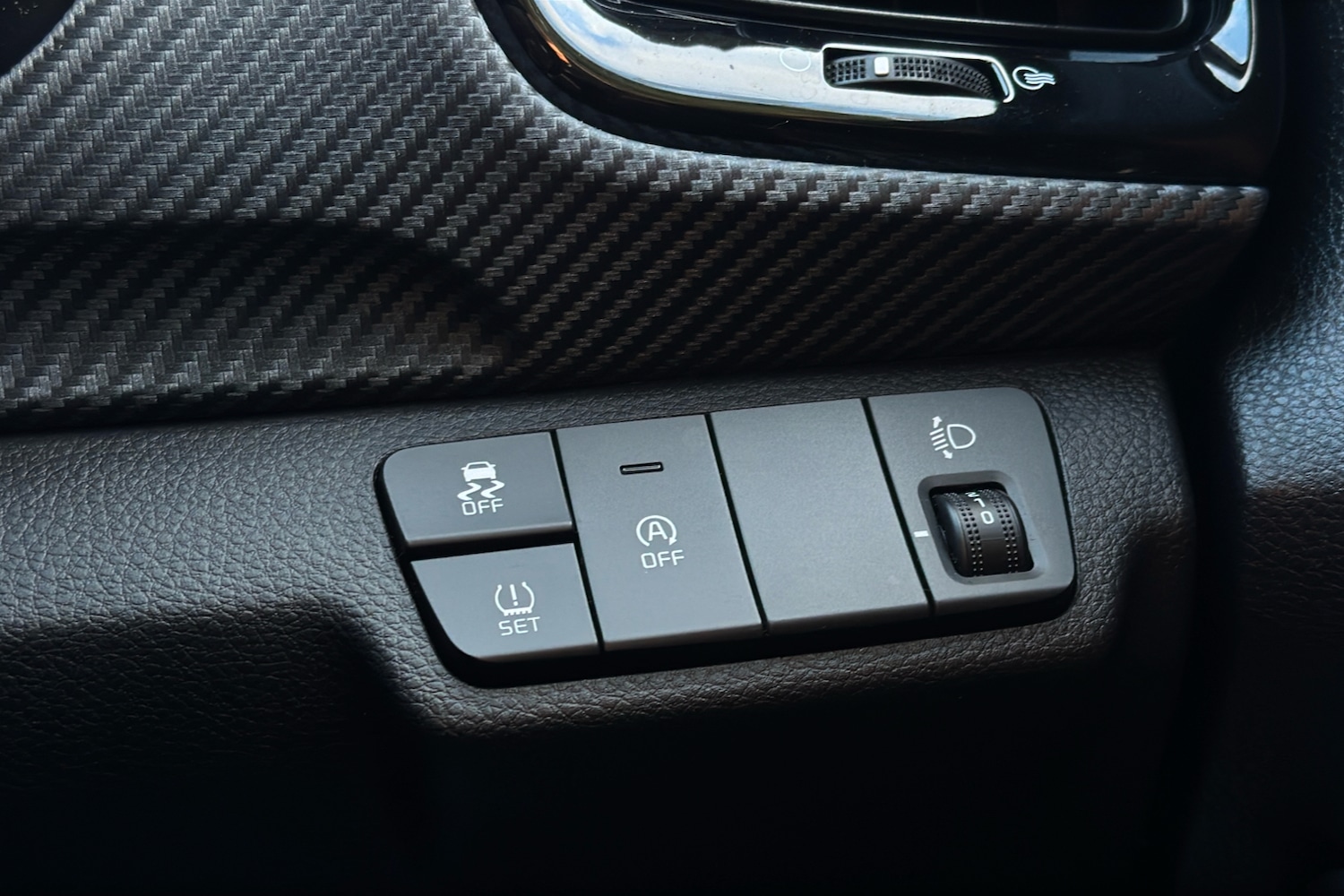 Used Kia Stonic 2024 for sale - 77196303: Photo 31