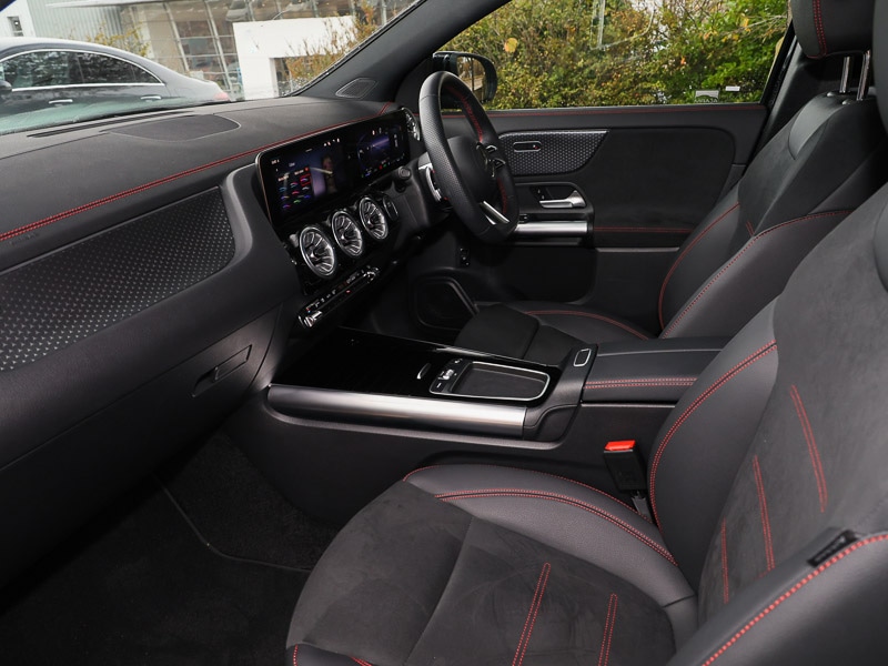 Used Mercedes-Benz EQA 2024 for sale - 76365421: Photo 5
