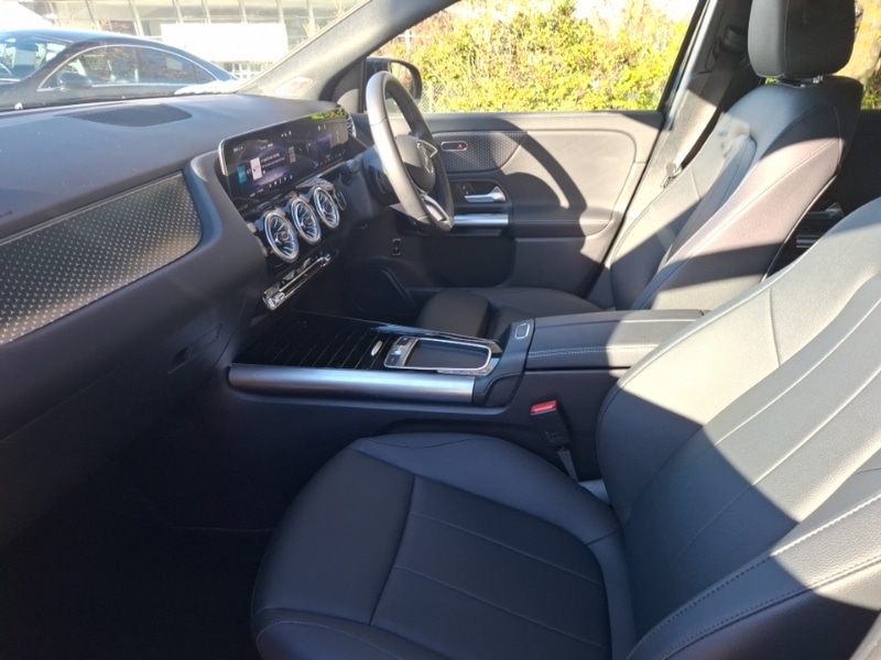 Used Mercedes-Benz EQA 2024 for sale - 76343459: Photo 5