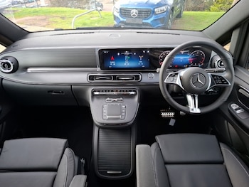 Used Mercedes-Benz V-Class 2025 for sale - 78766992: Photo