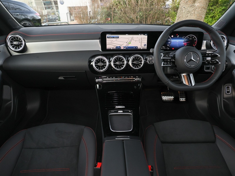 Used Mercedes-Benz CLA 2025 for sale - 76987297: Photo 2