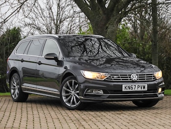 2017 - 2.0 TDI R-Line 5dr DSG [Panoramic Roof]