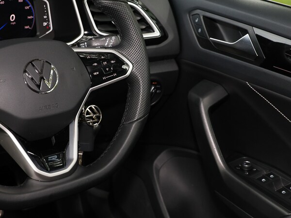 Used Volkswagen T-Roc 2023 for sale - 76294087: Photo 12