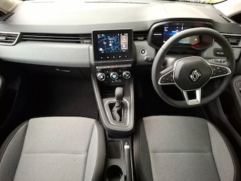 Used Renault Clio 2024 for sale - 78853464: Photo