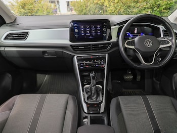 Used Volkswagen T-Roc 2023 for sale - 75732113: Photo