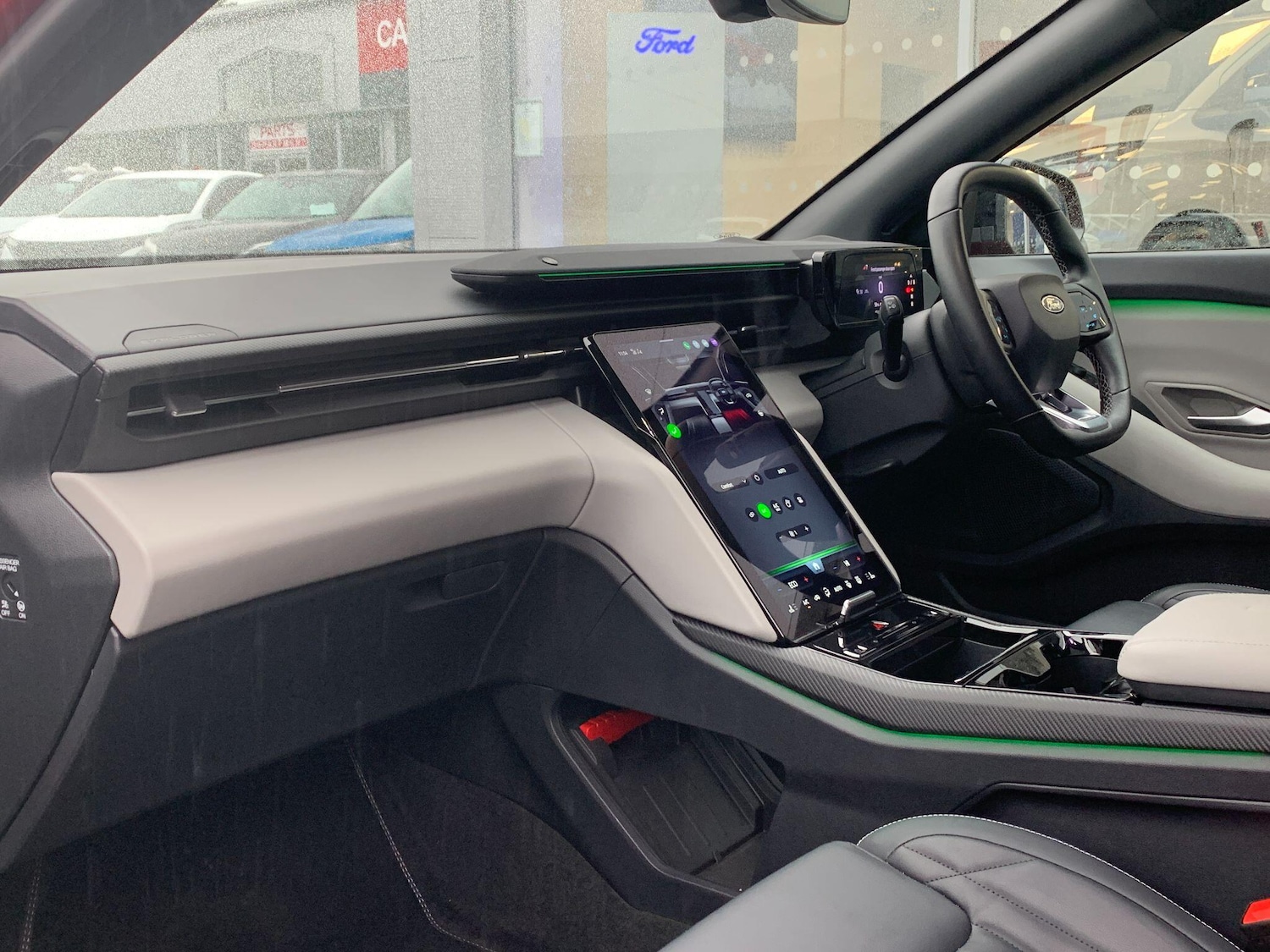 Used Ford Explorer 2024 for sale - 76899408: Photo 15