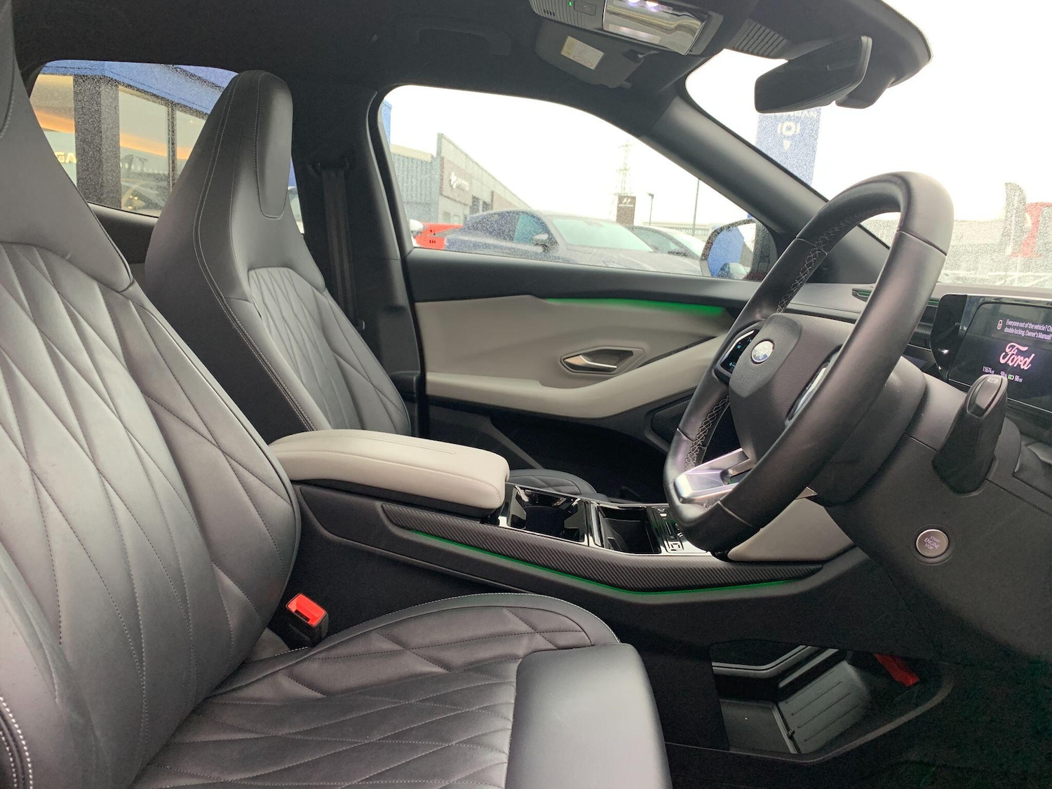 Used Ford Explorer 2024 for sale - 76899408: Photo 17