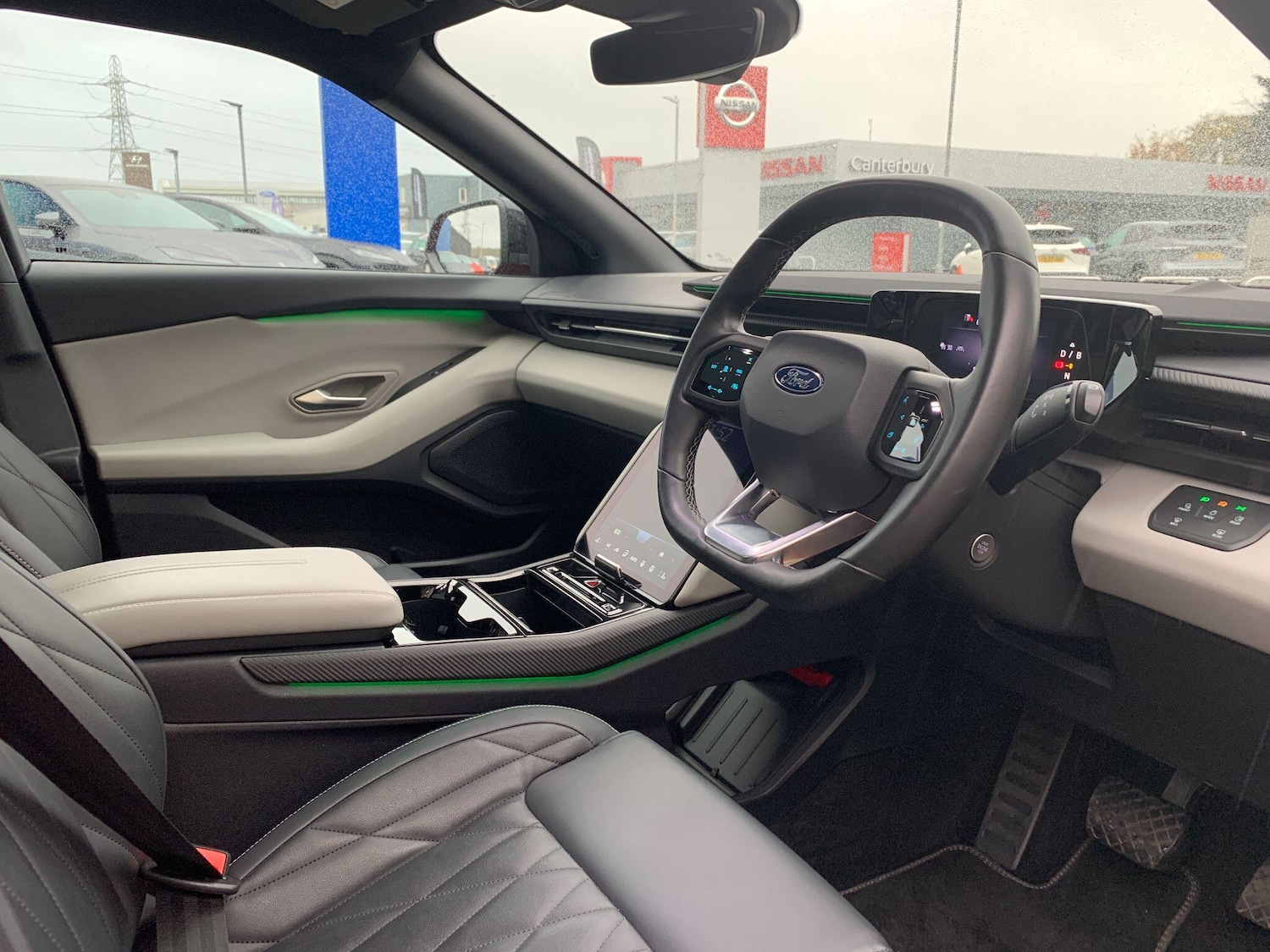 Used Ford Explorer 2024 for sale - 76899408: Photo 2