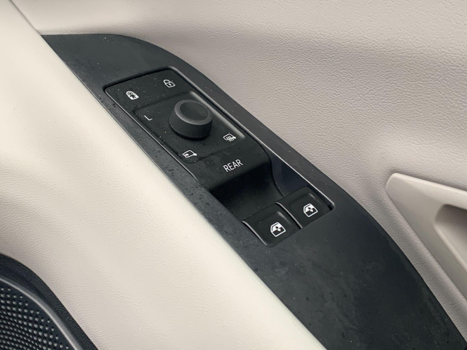 Used Ford Explorer 2024 for sale - 76899408: Photo 24