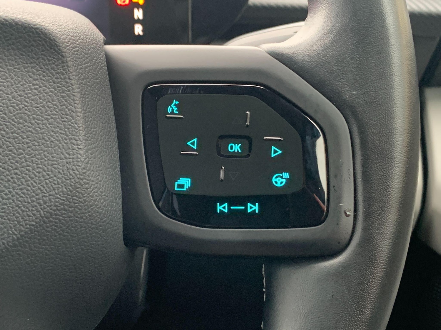 Used Ford Explorer 2024 for sale - 76899408: Photo 27