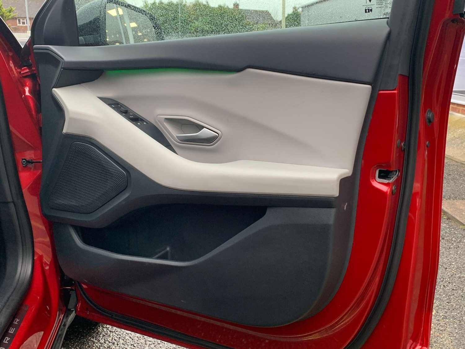 Used Ford Explorer 2024 for sale - 76899408: Photo 28