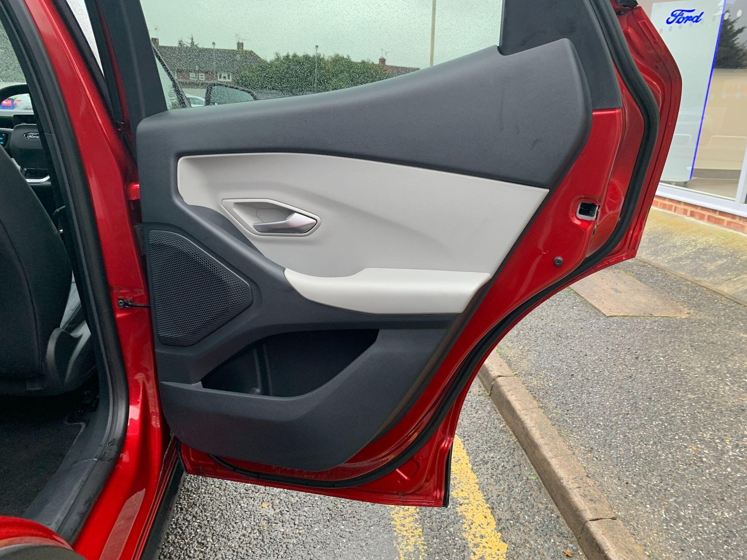 Used Ford Explorer 2024 for sale - 76899408: Photo 29