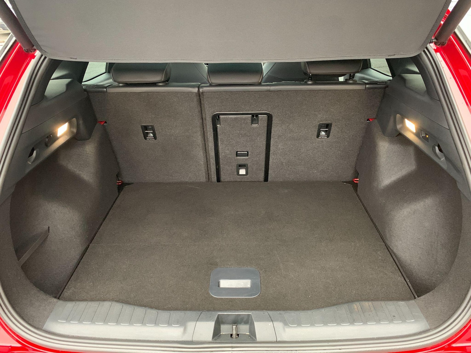 Used Ford Explorer 2024 for sale - 76899408: Photo 37