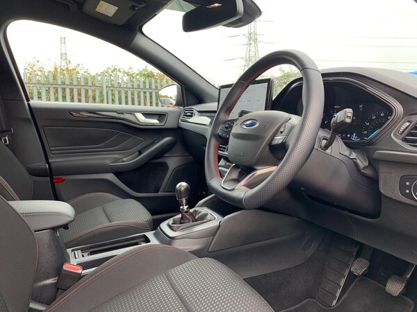 Used Ford Focus 2023 for sale - 76306530: Photo 2