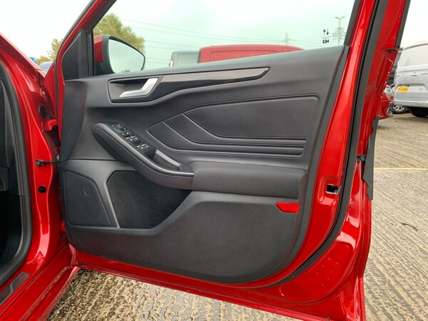 Used Ford Focus 2023 for sale - 76306530: Photo 31
