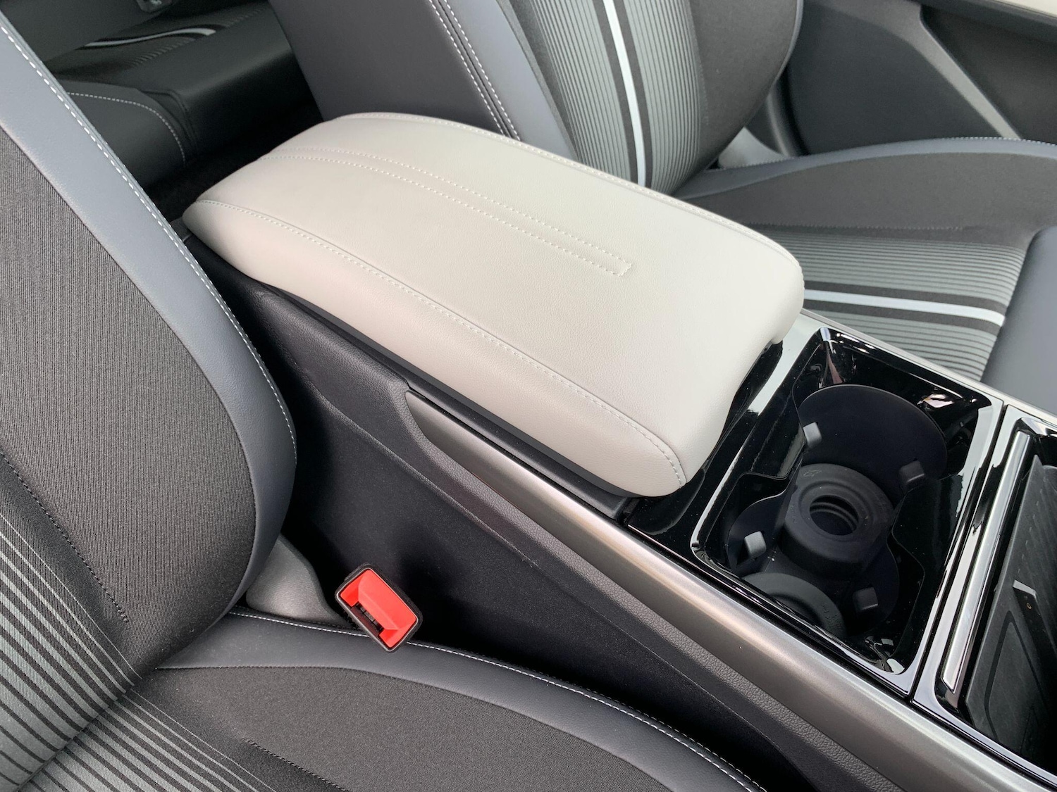 Used Ford Capri 2024 for sale - 76993086: Photo 50