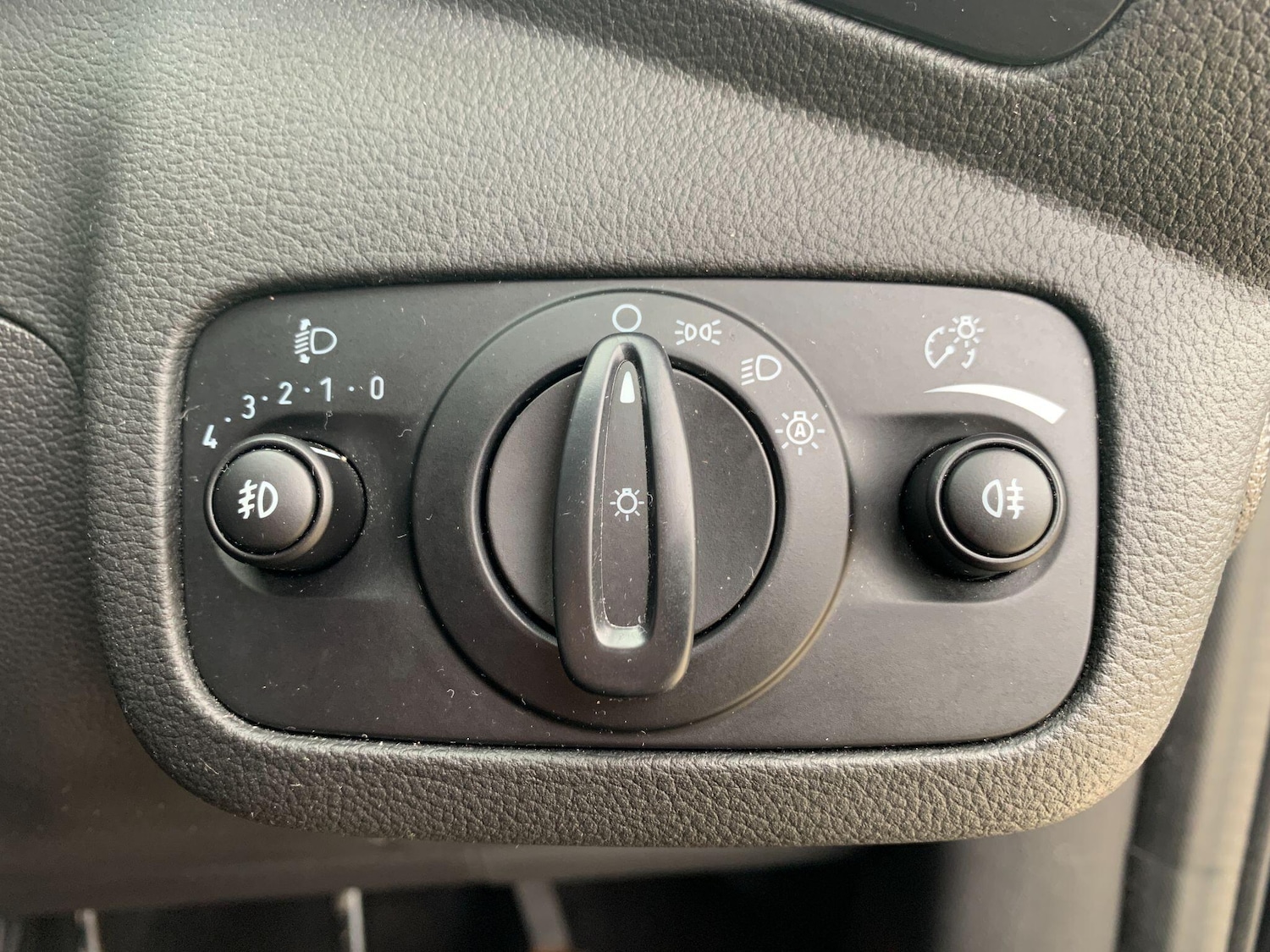 Used Ford Kuga 2016 for sale - 77625651: Photo 29