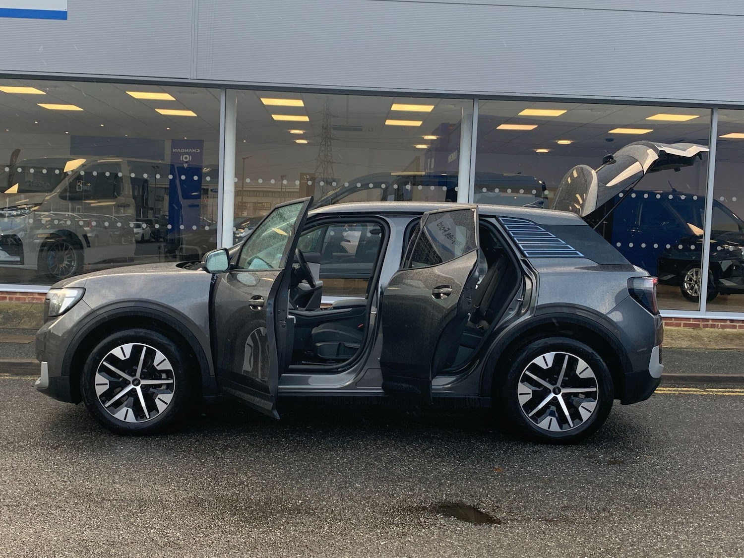 Used Ford Explorer 2025 for sale - 76898812: Photo 10