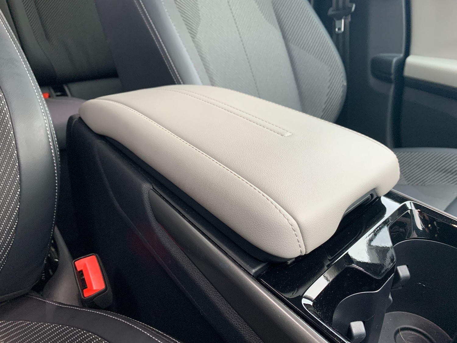 Used Ford Explorer 2025 for sale - 76898812: Photo 15