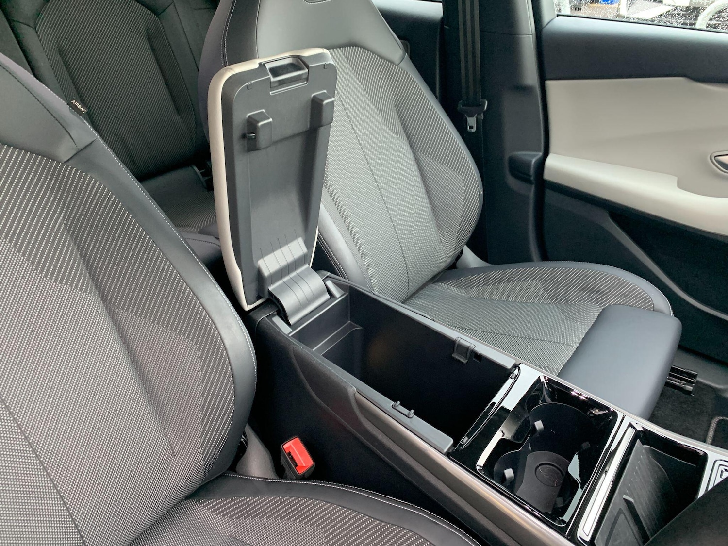 Used Ford Explorer 2025 for sale - 76898812: Photo 16