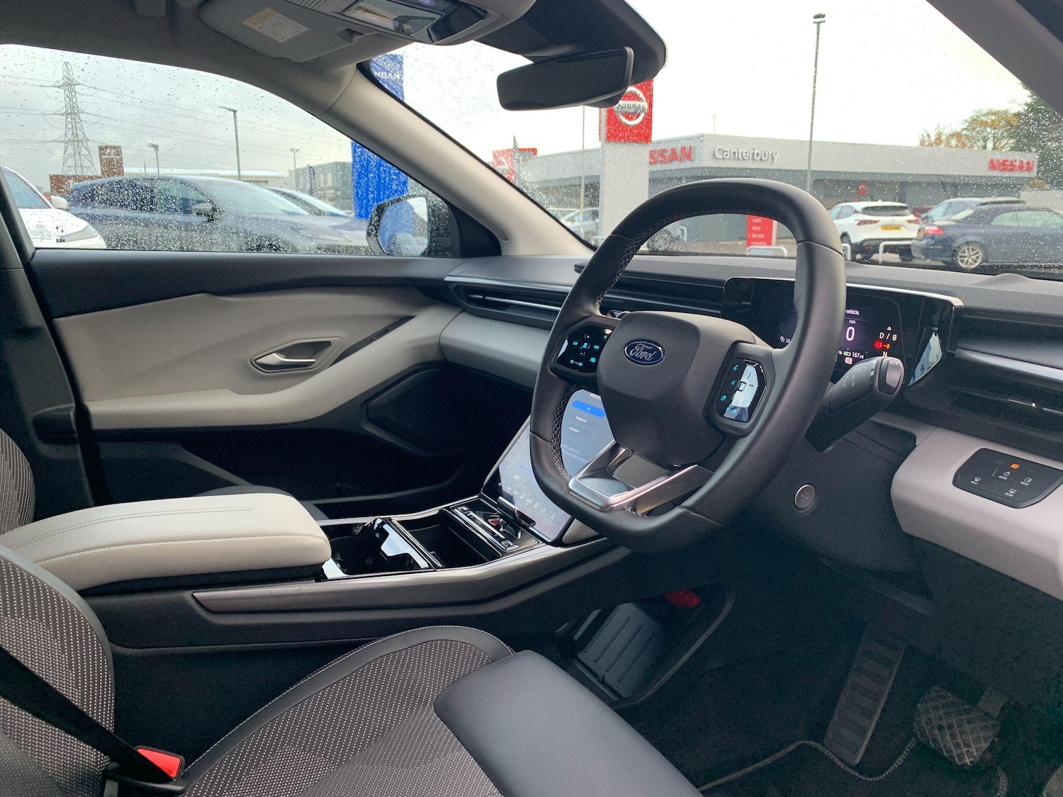 Used Ford Explorer 2025 for sale - 76898812: Photo 2