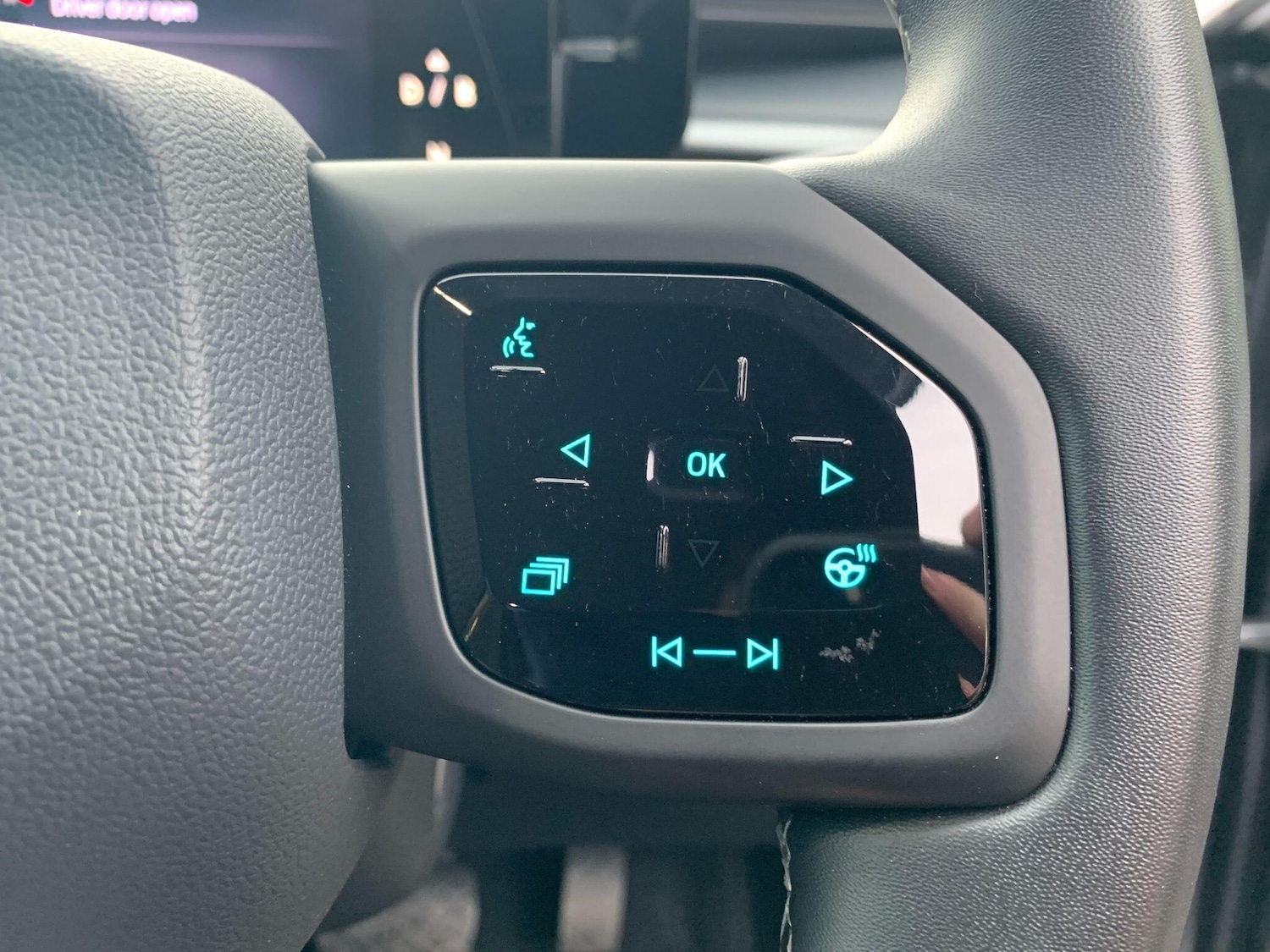 Used Ford Explorer 2025 for sale - 76898812: Photo 24