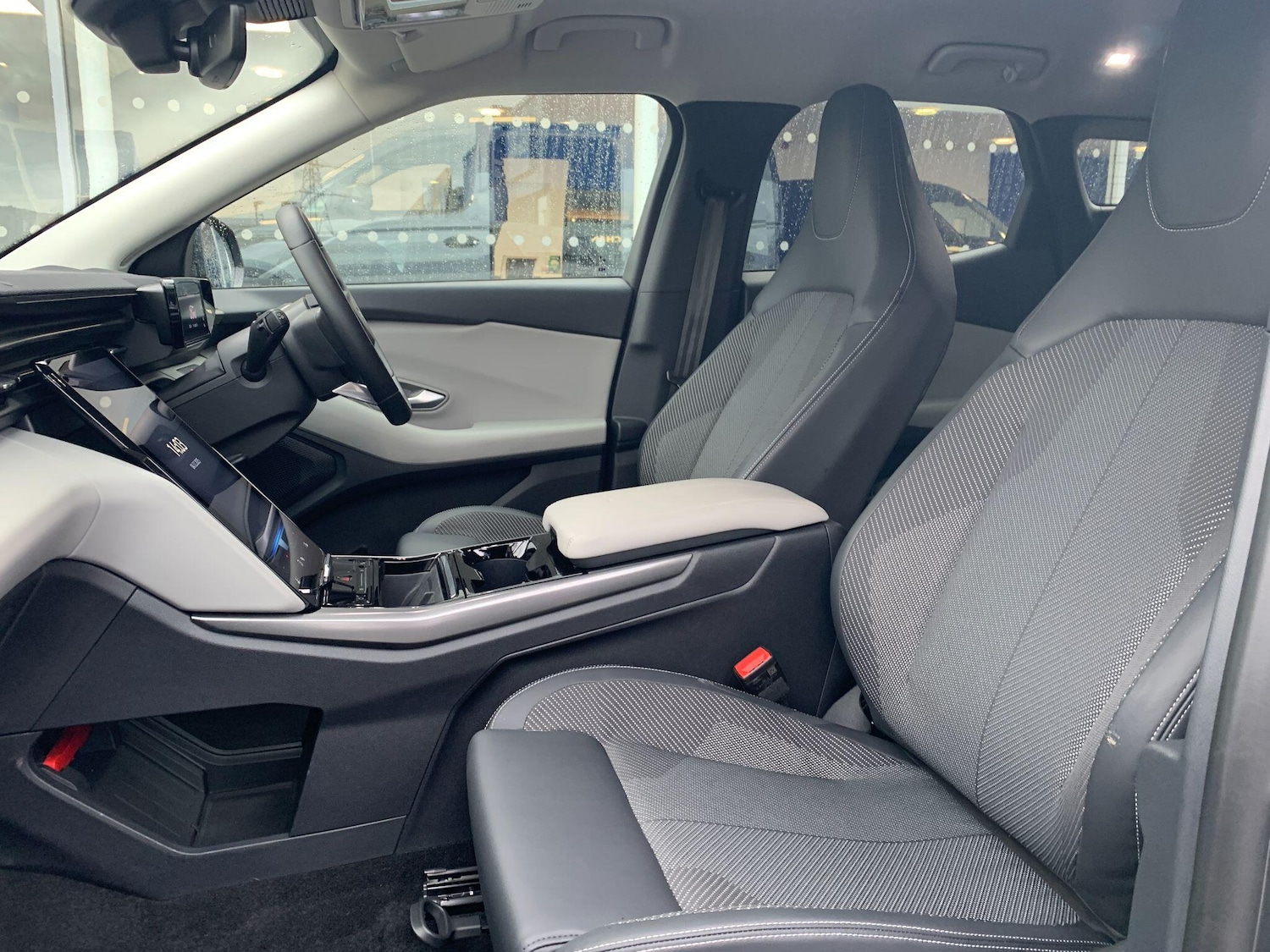 Used Ford Explorer 2025 for sale - 76898812: Photo 41