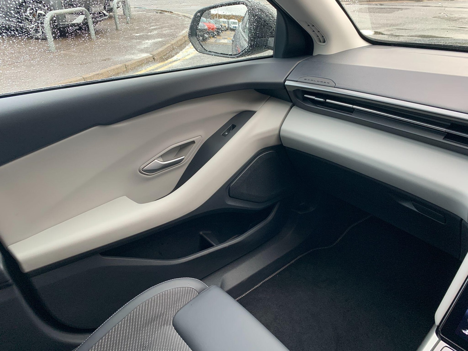 Used Ford Explorer 2025 for sale - 76898812: Photo 49