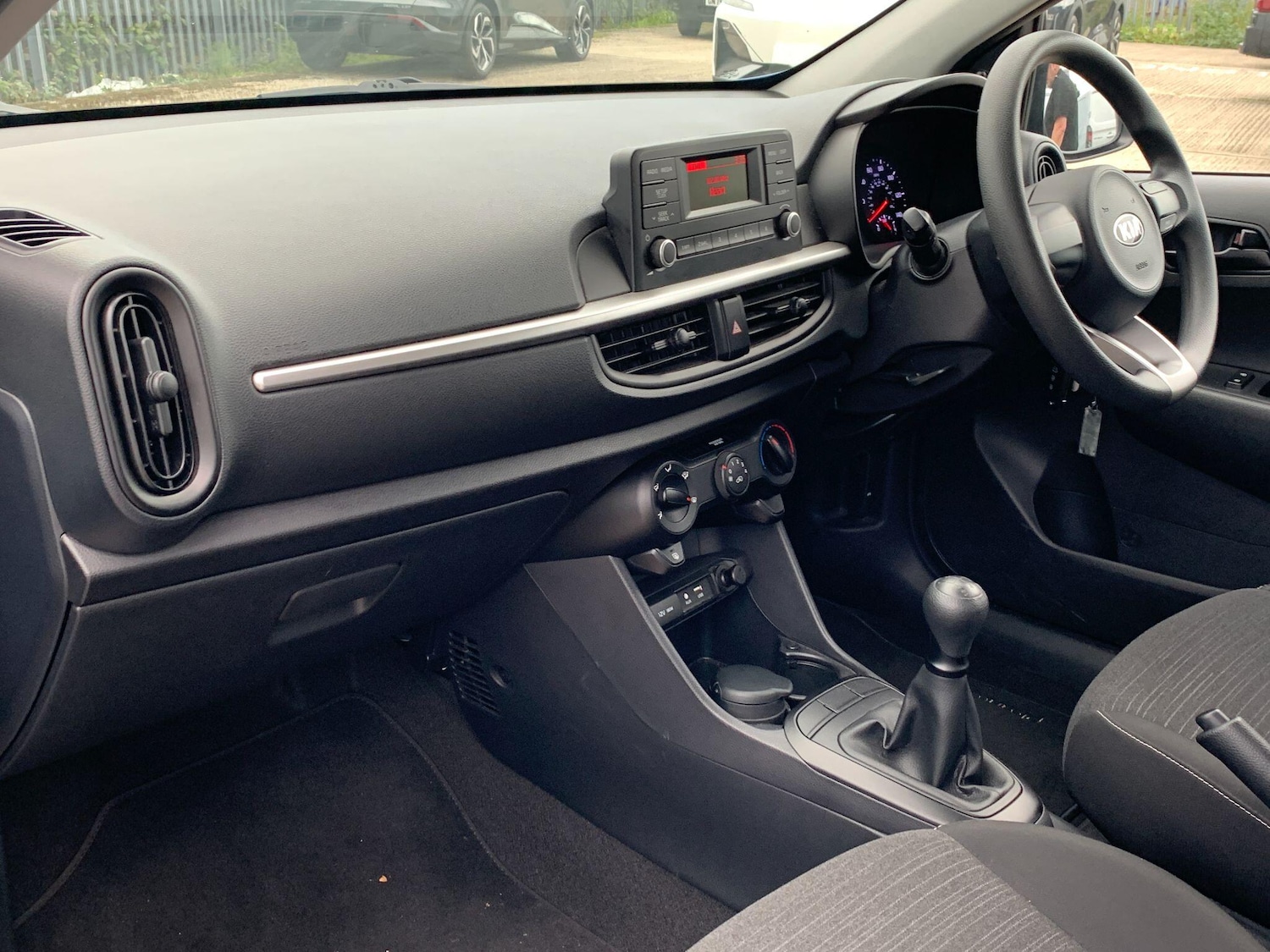 Used Kia Picanto 2018 for sale - 76994987: Photo 17