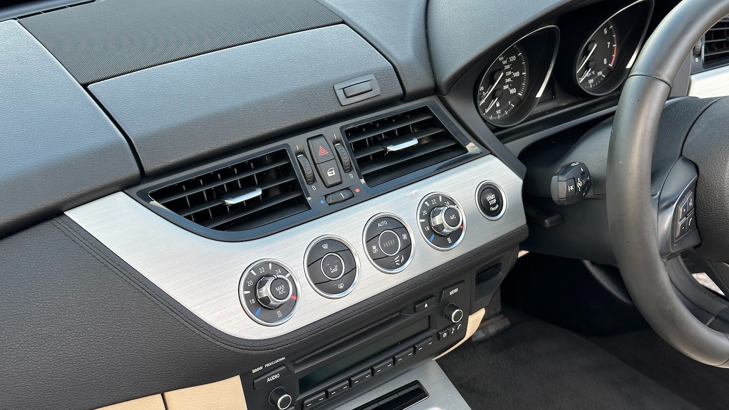 Used BMW Z4 2015 for sale - 76412128: Photo 19