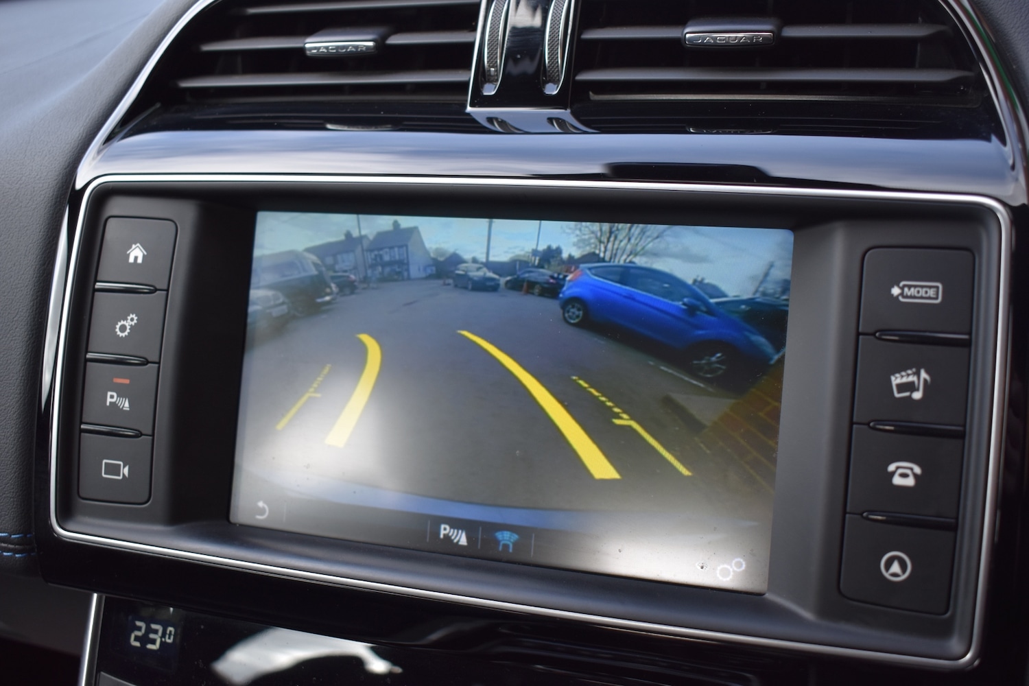 Used Jaguar XE 2016 for sale - 77818047: Photo 16