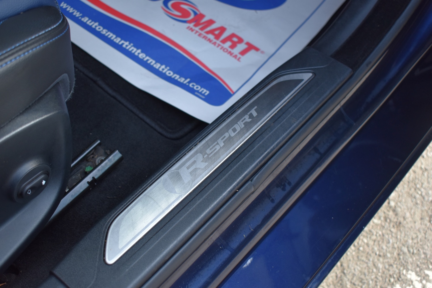 Used Jaguar XE 2016 for sale - 77818047: Photo 6