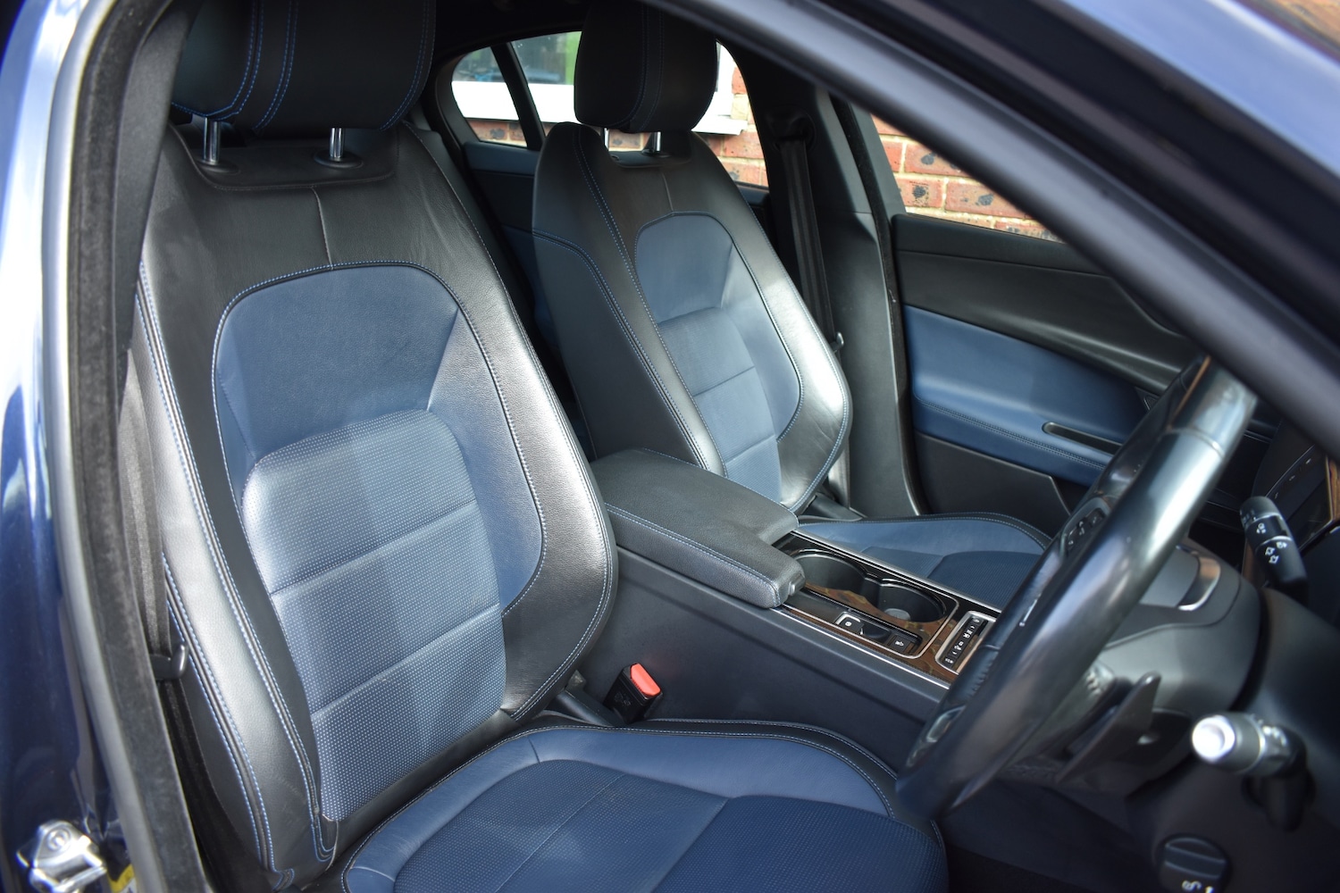 Used Jaguar XE 2016 for sale - 77818047: Photo 7