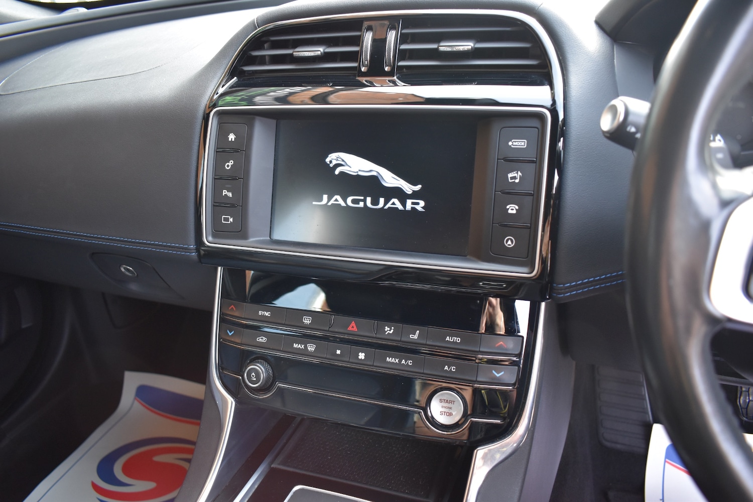 Used Jaguar XE 2016 for sale - 77818047: Photo 8