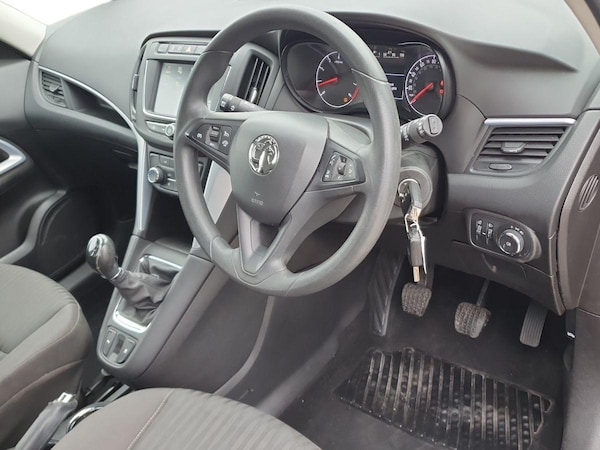 Used Vauxhall Zafira Tourer 2017 for sale - 76289921: Photo 9