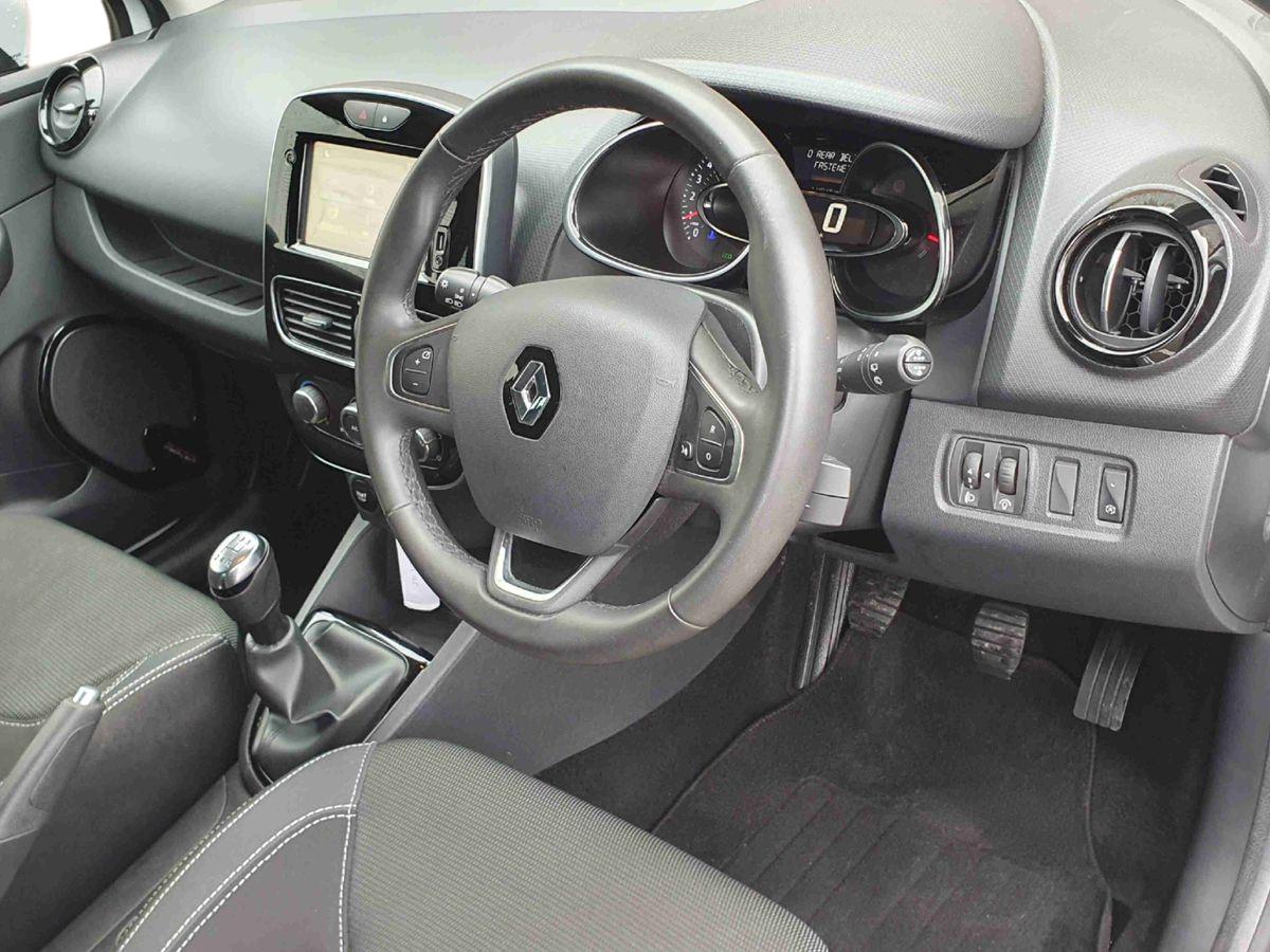 Used Renault Clio 2018 for sale - 76966602: Photo 10