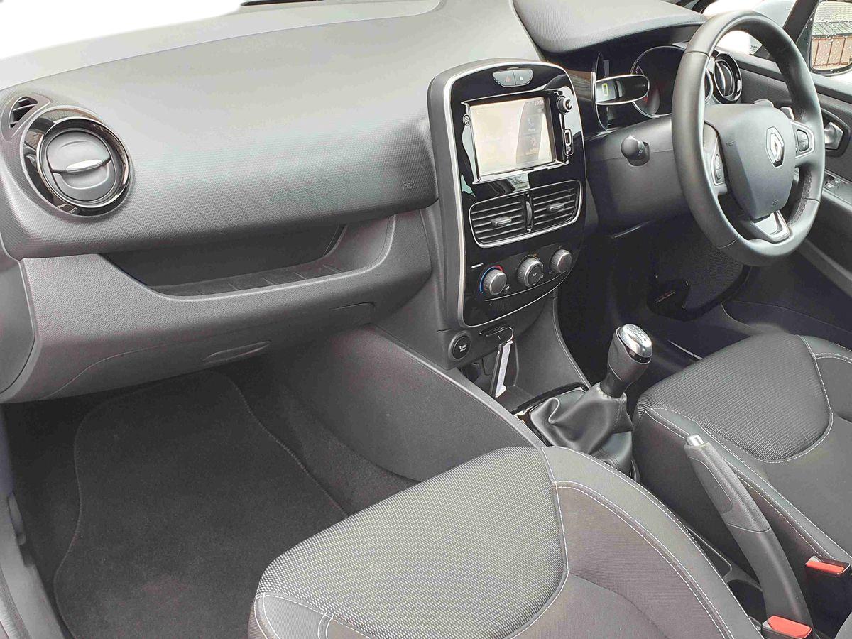 Used Renault Clio 2018 for sale - 76966602: Photo 15
