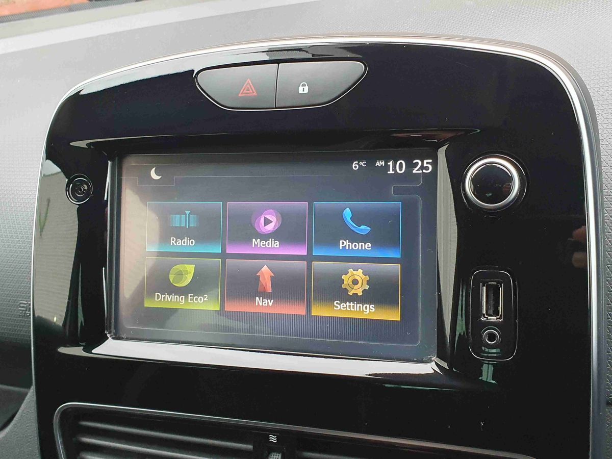 Used Renault Clio 2018 for sale - 76966602: Photo 19