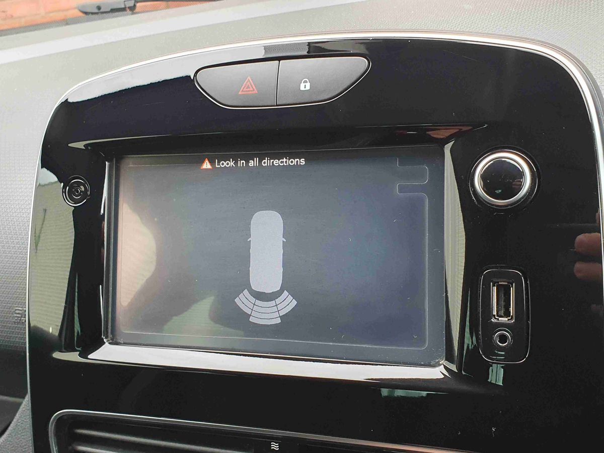 Used Renault Clio 2018 for sale - 76966602: Photo 23