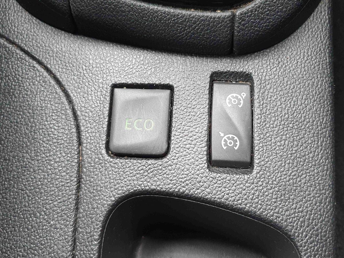 Used Renault Clio 2018 for sale - 76966602: Photo 24