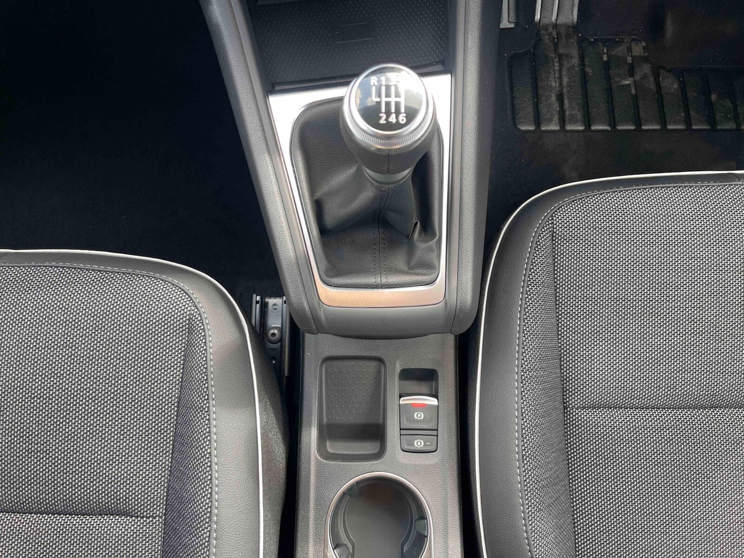 Used Renault Captur for sale - 77145315: Photo 34