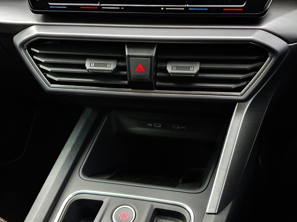 Used SEAT Leon 2024 for sale - 75483330: Photo 24
