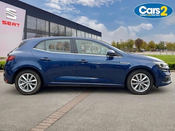 Used Renault Megane 2017 for sale - 76203833: Photo 2