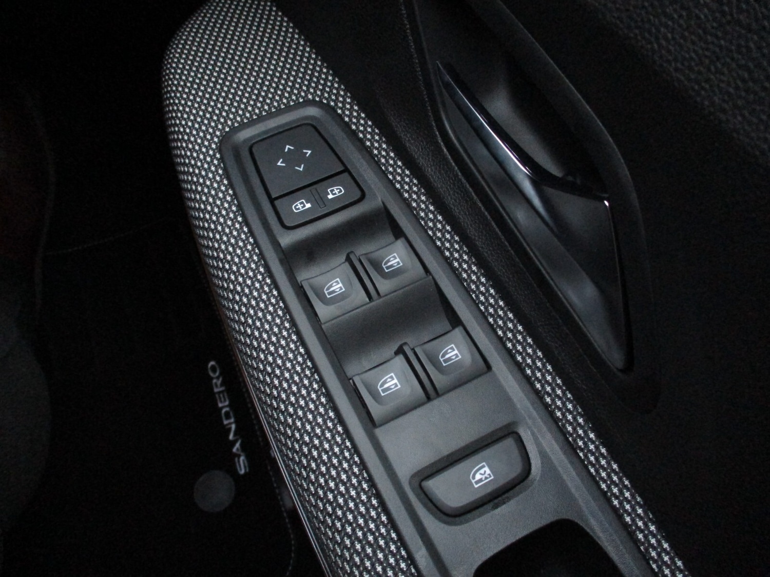 Used Dacia Sandero for sale - 76623117: Photo 13