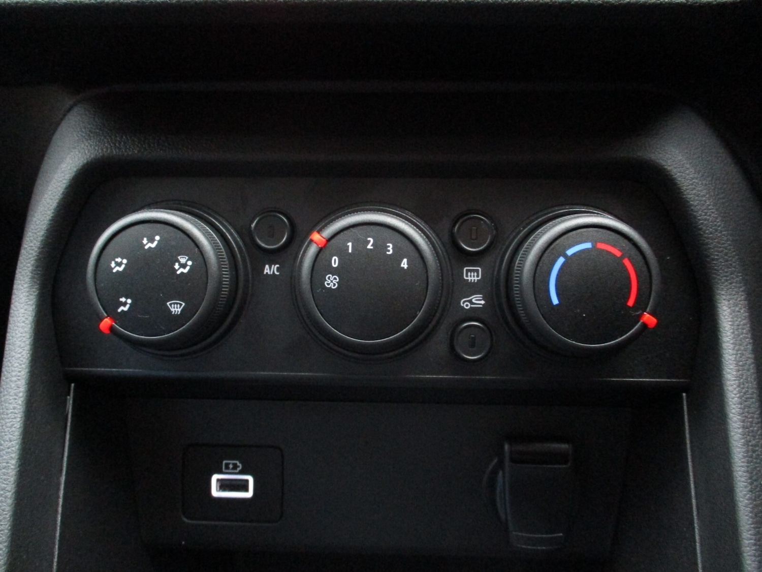 Used Dacia Sandero for sale - 76623117: Photo 14