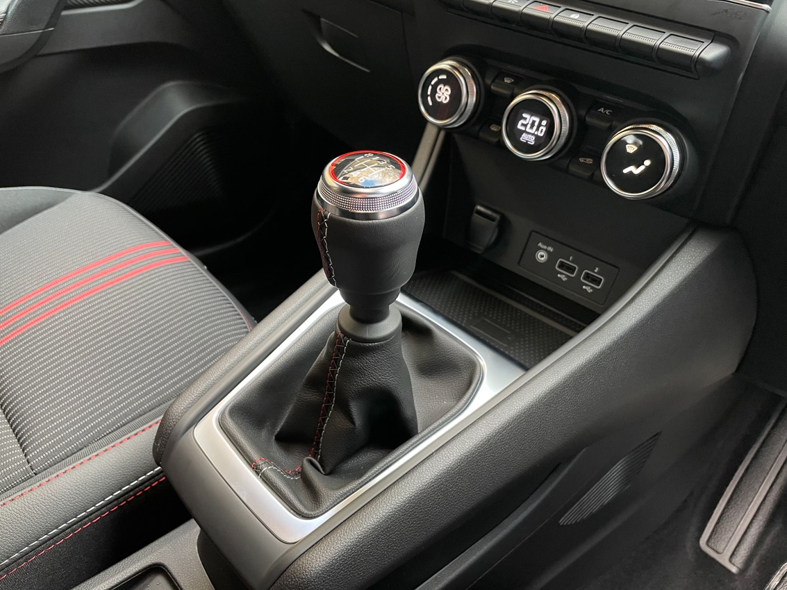 Used Renault Captur for sale - 76623114: Photo 17