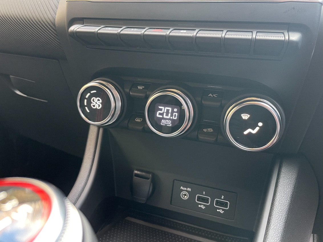 Used Renault Captur for sale - 76623114: Photo 18