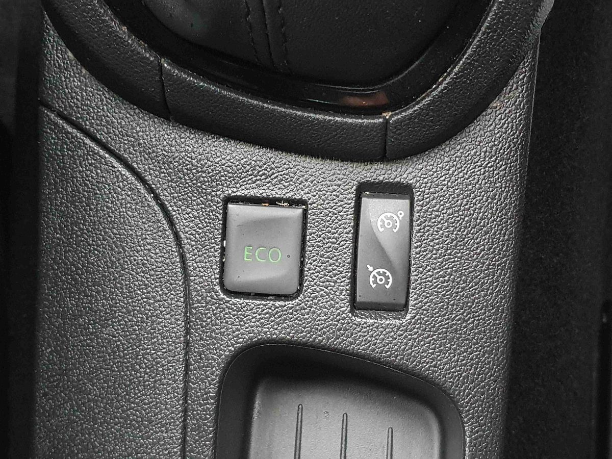 Used Renault Clio 2018 for sale - 77346802: Photo 24