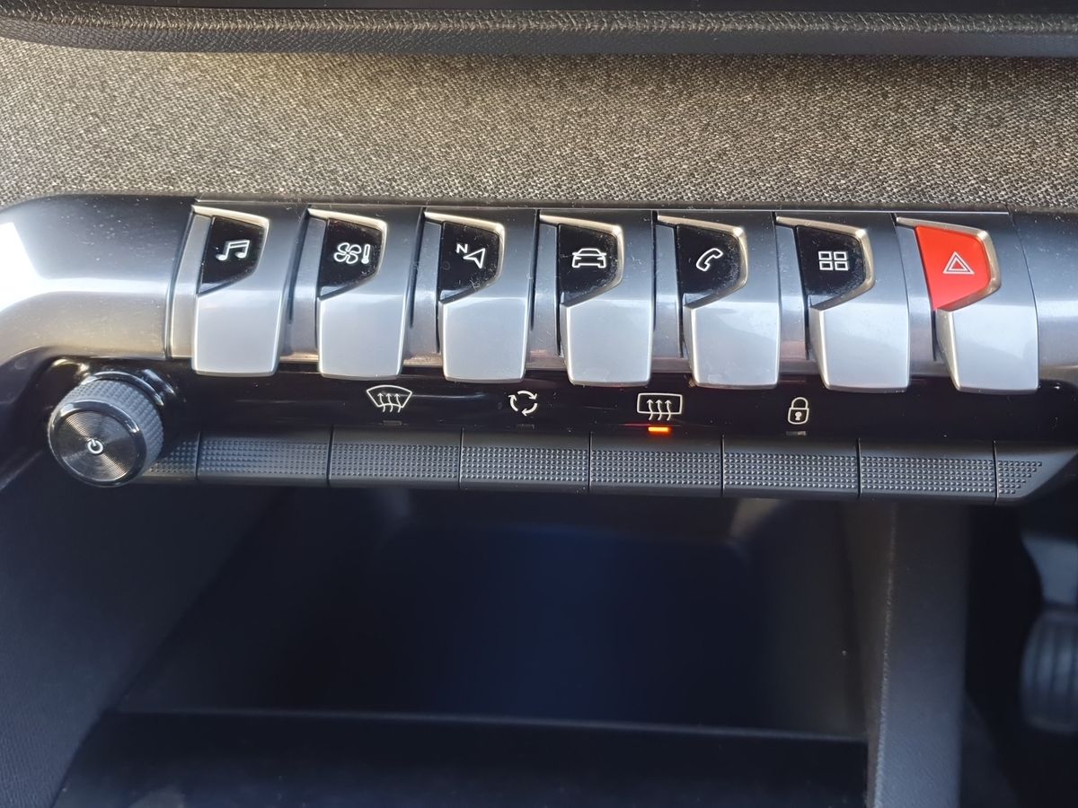 Used Peugeot 3008 2018 for sale - 76400835: Photo 24