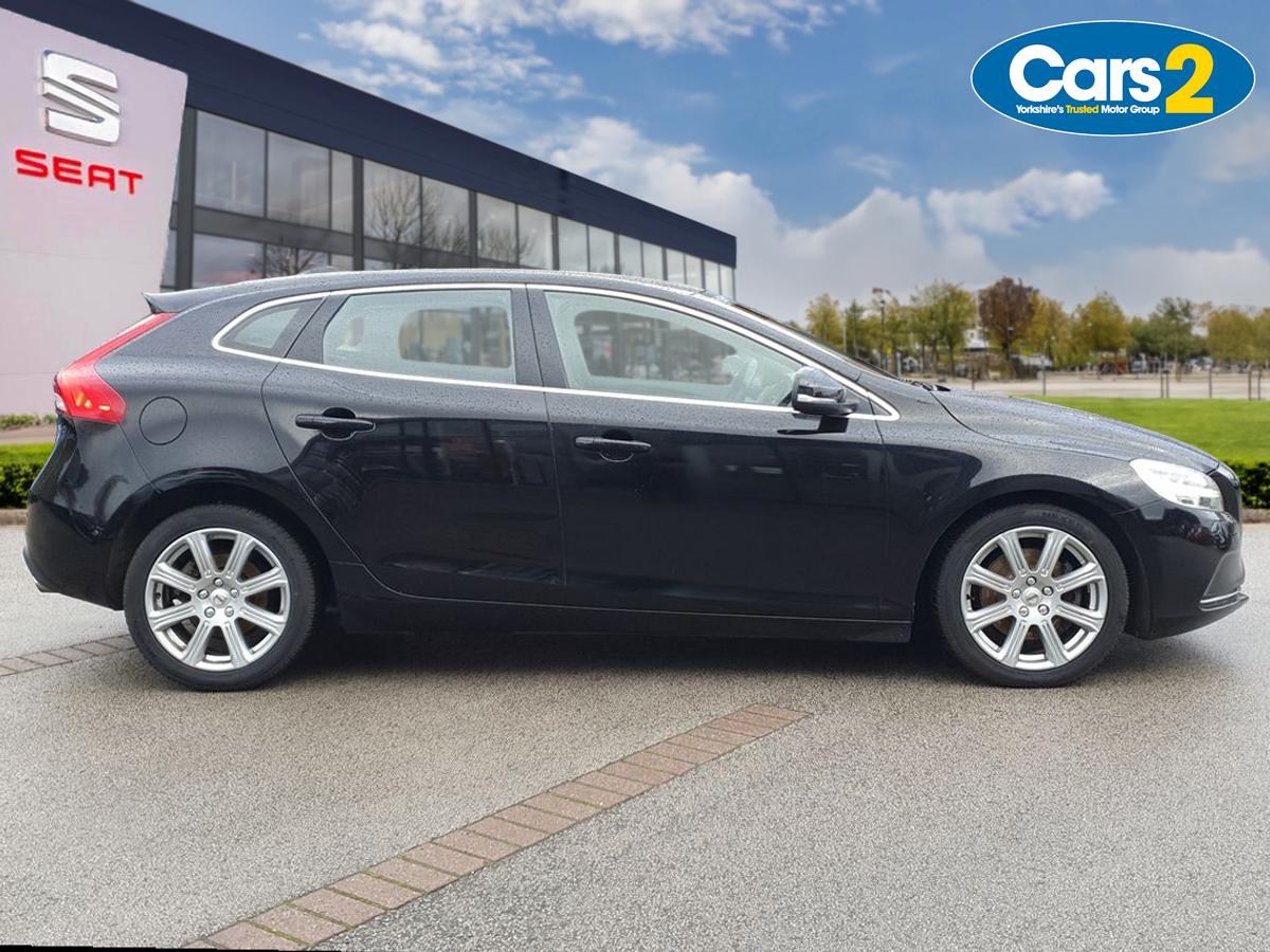 Used Volvo V40 2018 for sale - 76623427: Photo 2